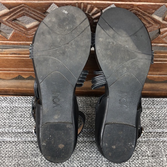 You by Crocs black leather sandals with buckle ankle strap - Picture 6 of 7